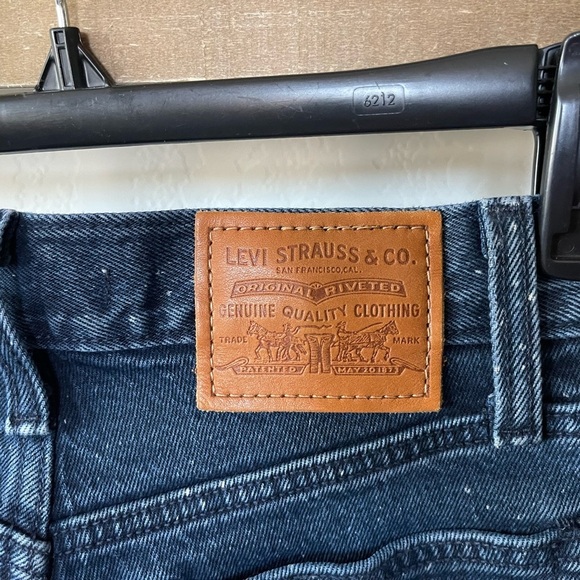 Levi’s| Women’s Wedgie High Rise Jeans, Dark Wash with Spotted Details—Size 24• - Picture 9 of 16